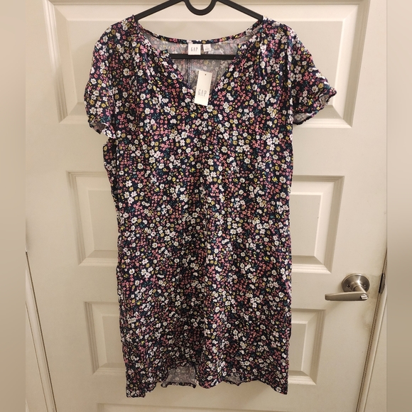 GAP Dresses & Skirts - NWT Gap flower dress